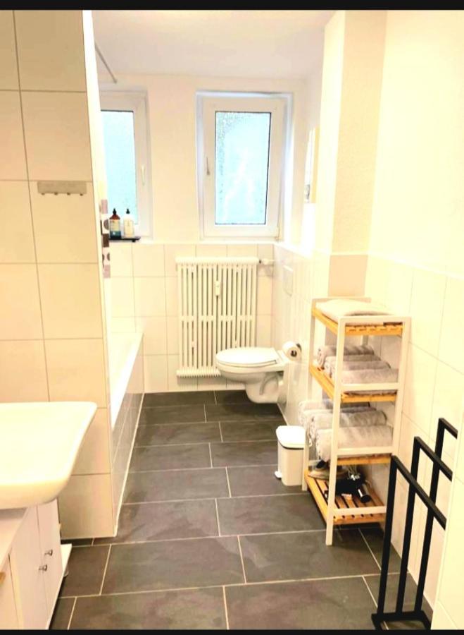 City Apartment Duisburg 2#Netflix &Wlan &Kingsize Bett & Kaffee Maschine & Central & 500M Innenhafen & 2 Min U Bahn Ngoại thất bức ảnh