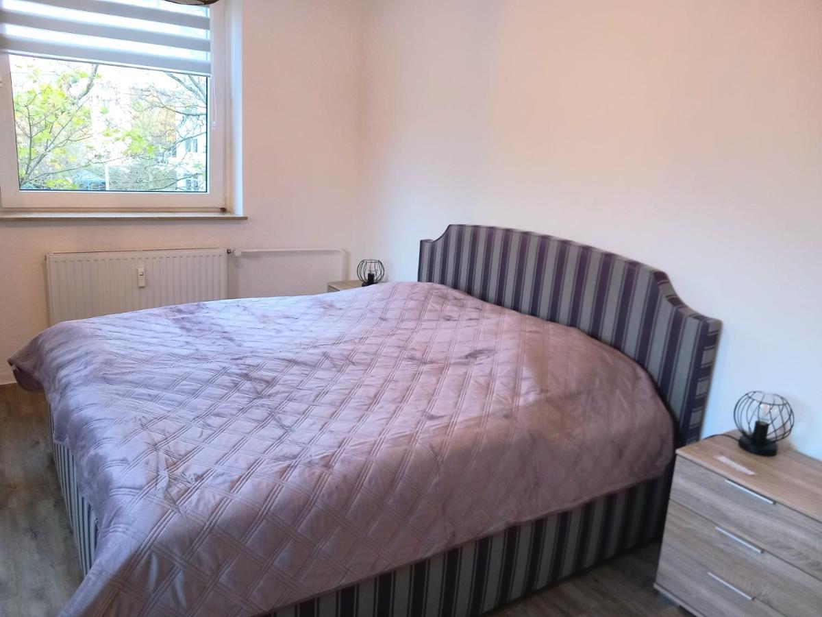City Apartment Duisburg 2#Netflix &Wlan &Kingsize Bett & Kaffee Maschine & Central & 500M Innenhafen & 2 Min U Bahn Ngoại thất bức ảnh